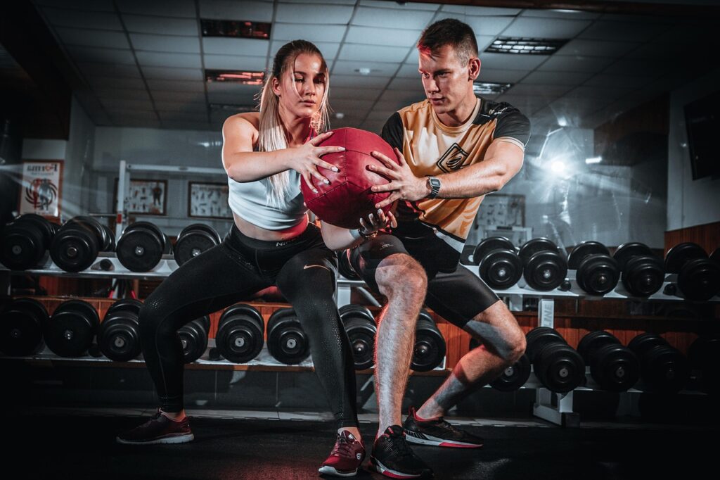 Deux sportifs entrain de faire du sport