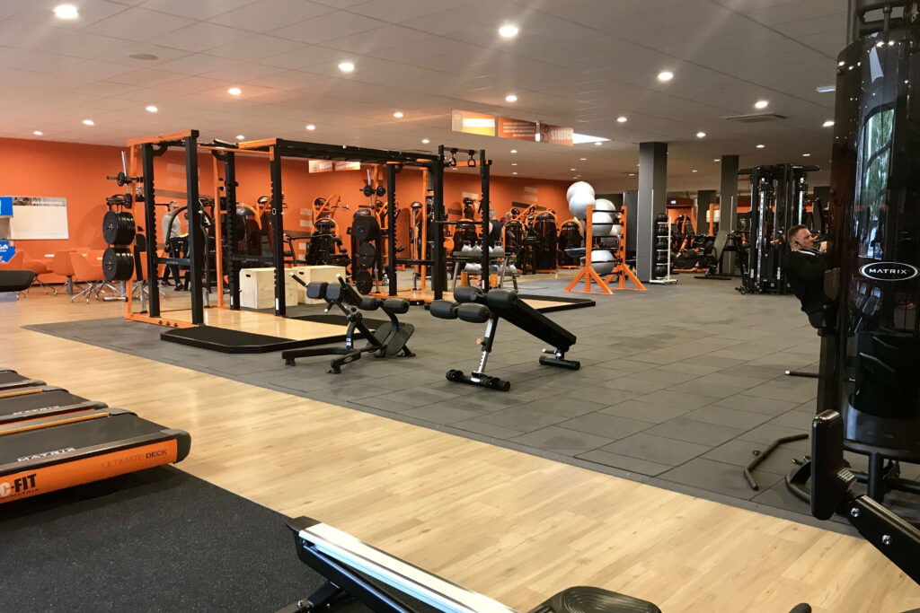 sport, salle de sport; activité à la rochelle, groupe de femmes en activité sportives